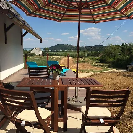 Toeroek Vendeghaz Casa vacanze *